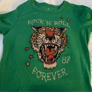 Forever 21 Green Graphic Tee Short Sleeve
